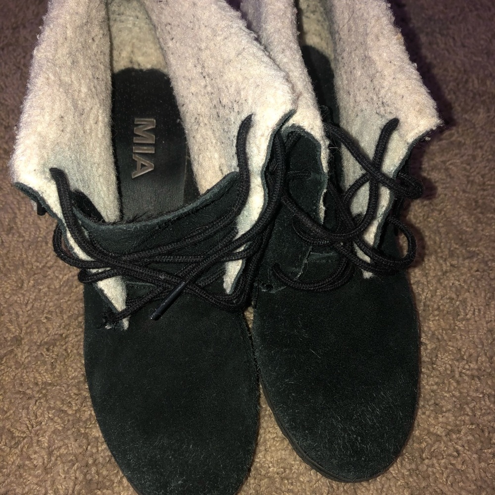 MIA 6.5 heel booties lace up fur